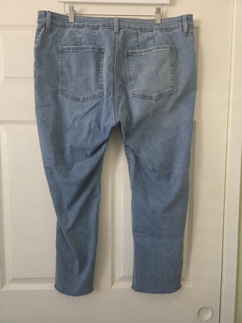 Kut from the Kloth Light Blue Denim Capri Women's Jeans 18 - Picture 6 of 6
